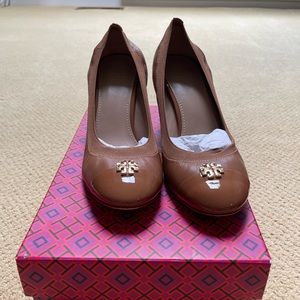 Tory Burch Tan Pumps
